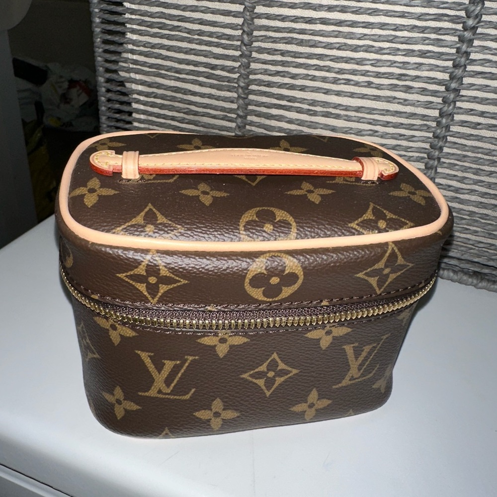 Louis Vuitton nice nano